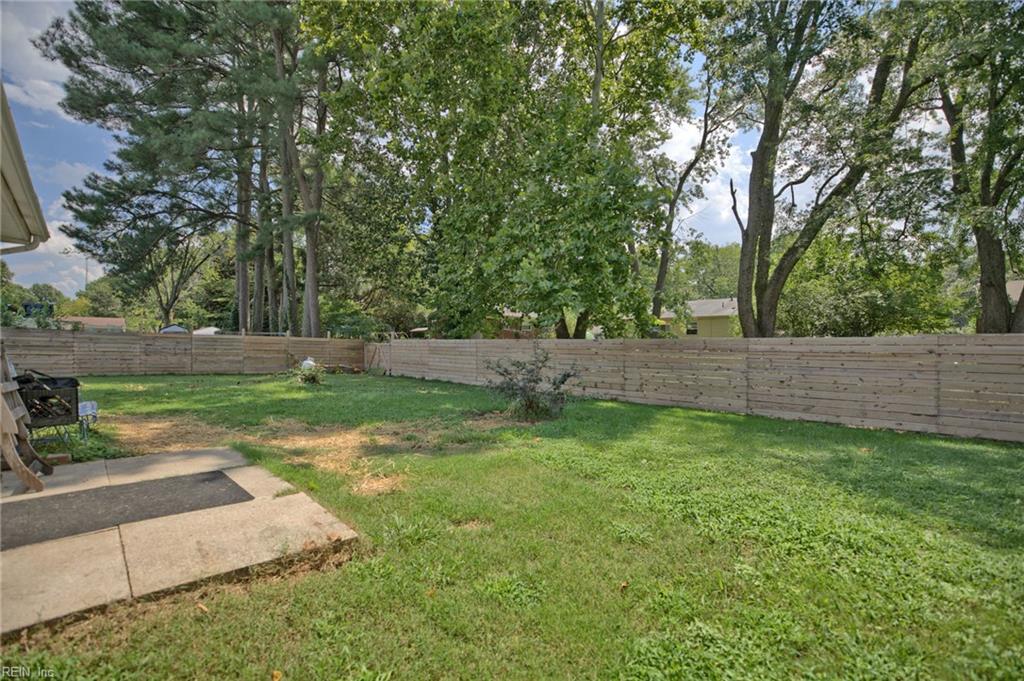 220 Larissa Dr Property Photo 4