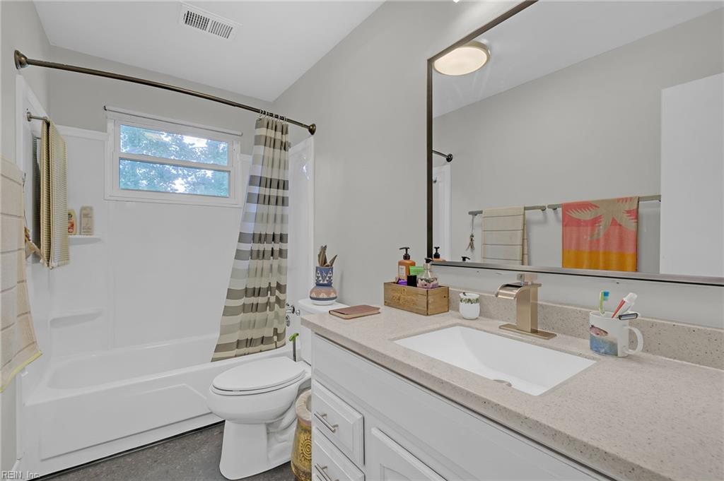 220 Larissa Dr Property Photo 21
