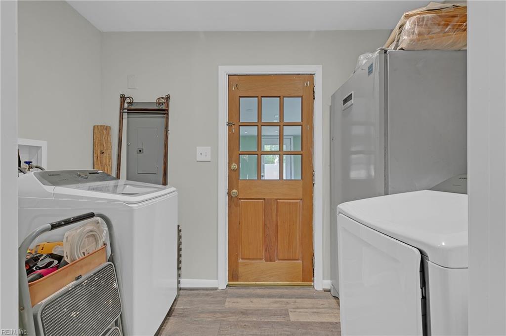 220 Larissa Dr Property Photo 22