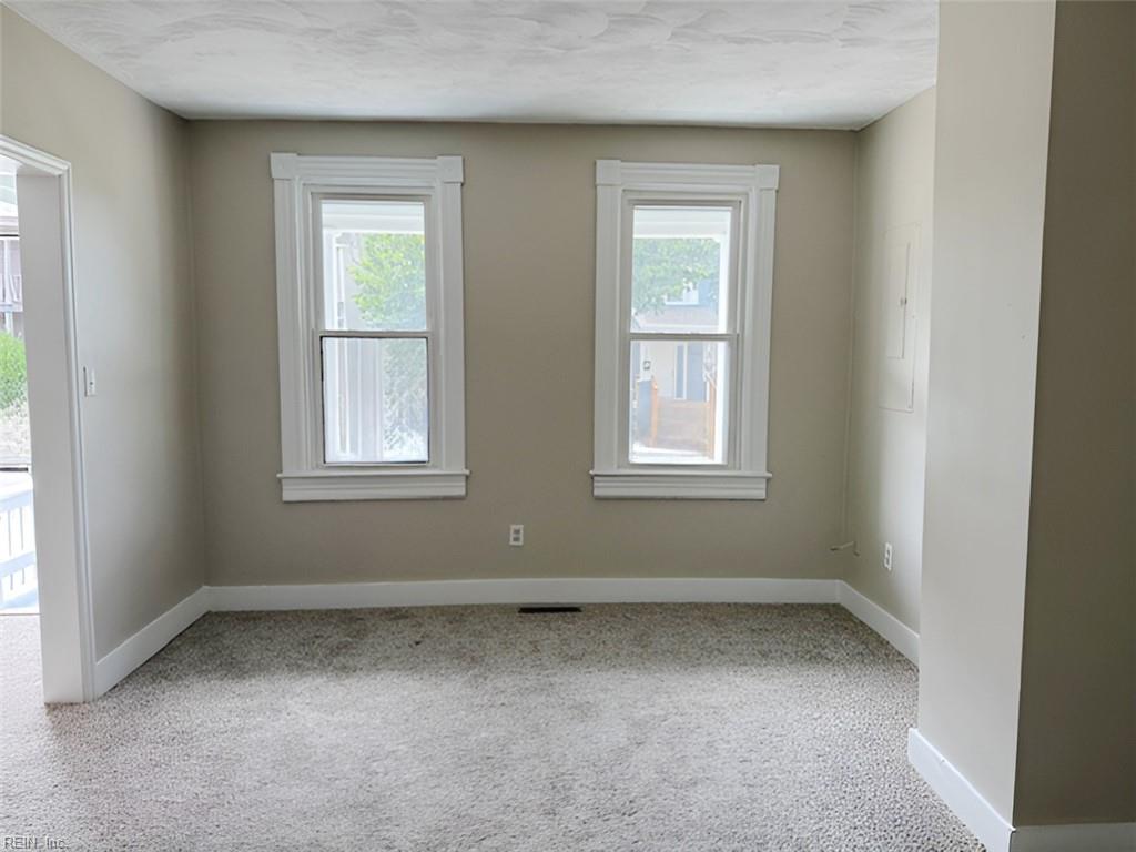 2415 Hale St Property Photo 3