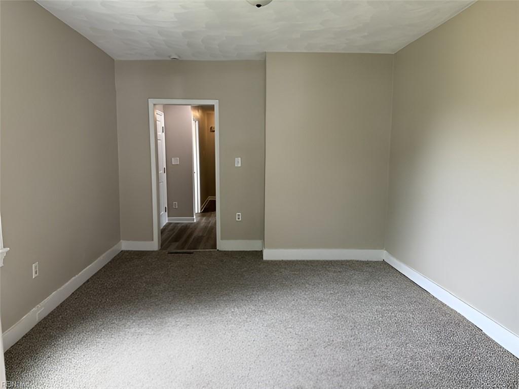 2415 Hale St Property Photo 5
