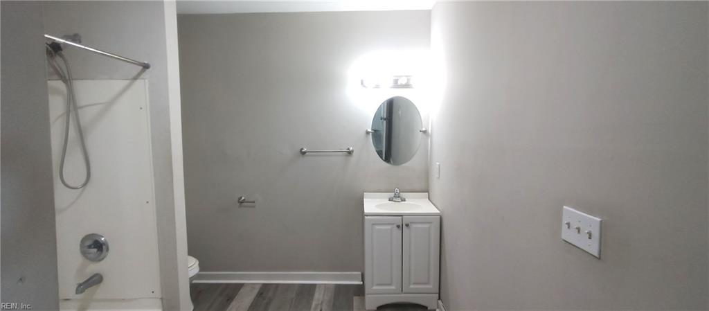 1135 27th St Property Photo 6