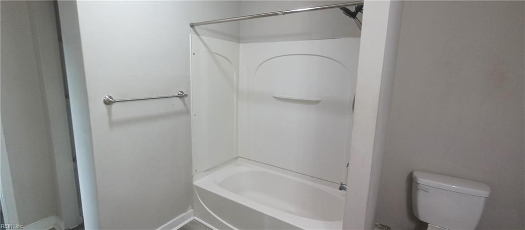 1135 27th St Property Photo 11