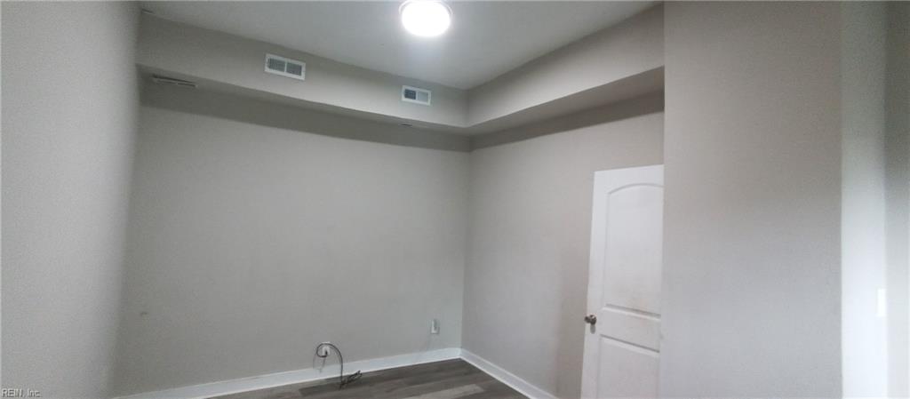 1135 27th St Property Photo 16