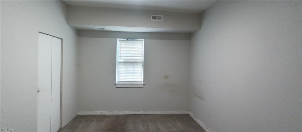 1135 27th St Property Photo 23