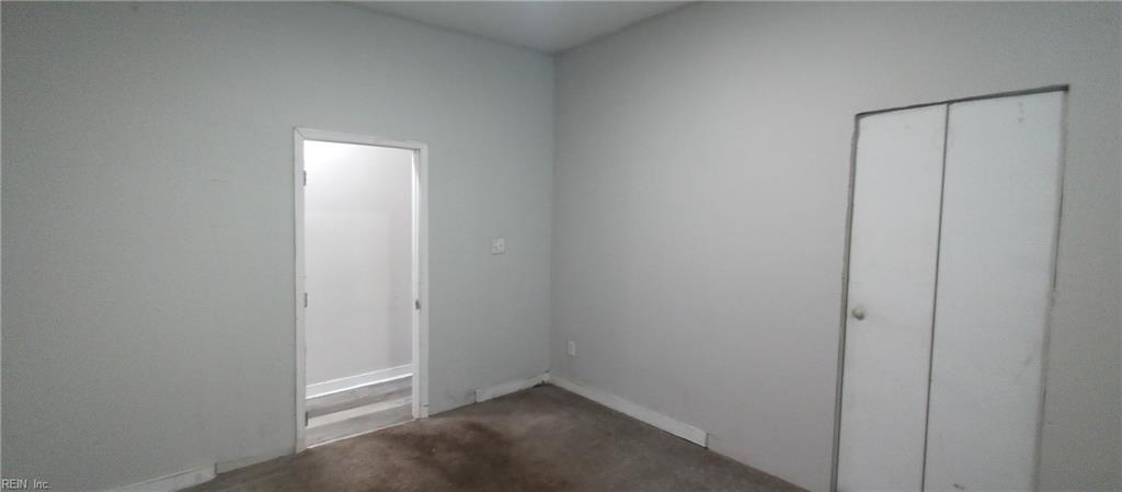 1135 27th St Property Photo 24