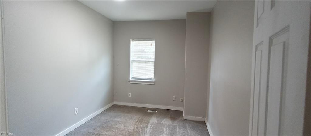 1135 27th St Property Photo 29