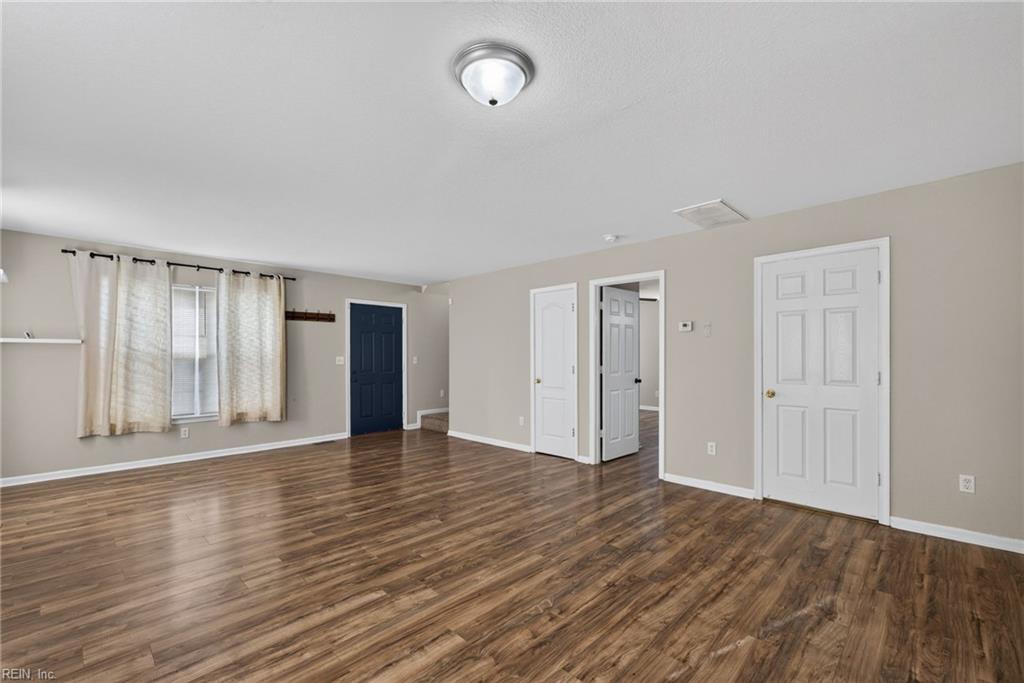 4642 Kennebeck Ave Property Photo 7