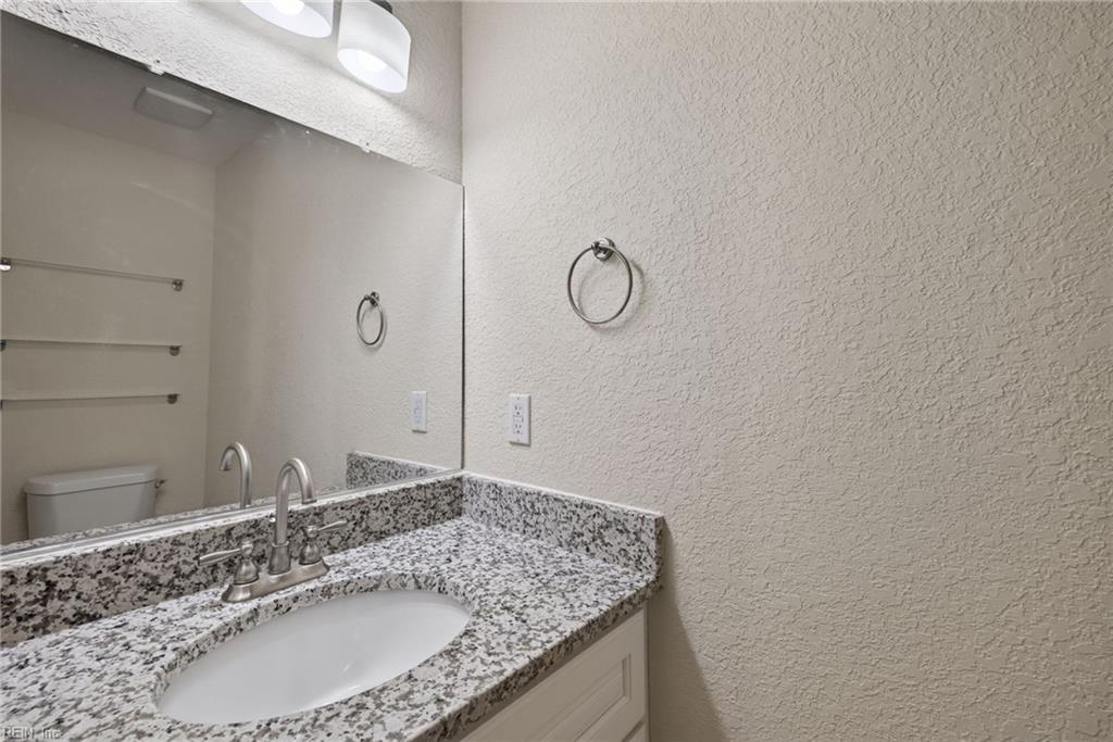4642 Kennebeck Ave Property Photo 10