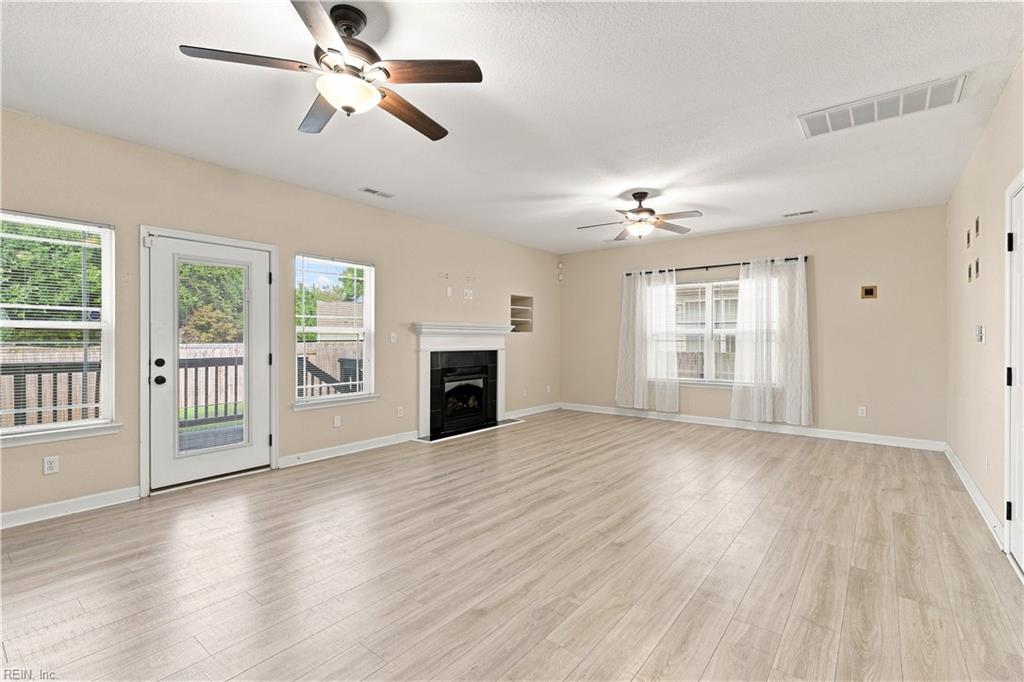 319 Maplewood St Property Photo 14