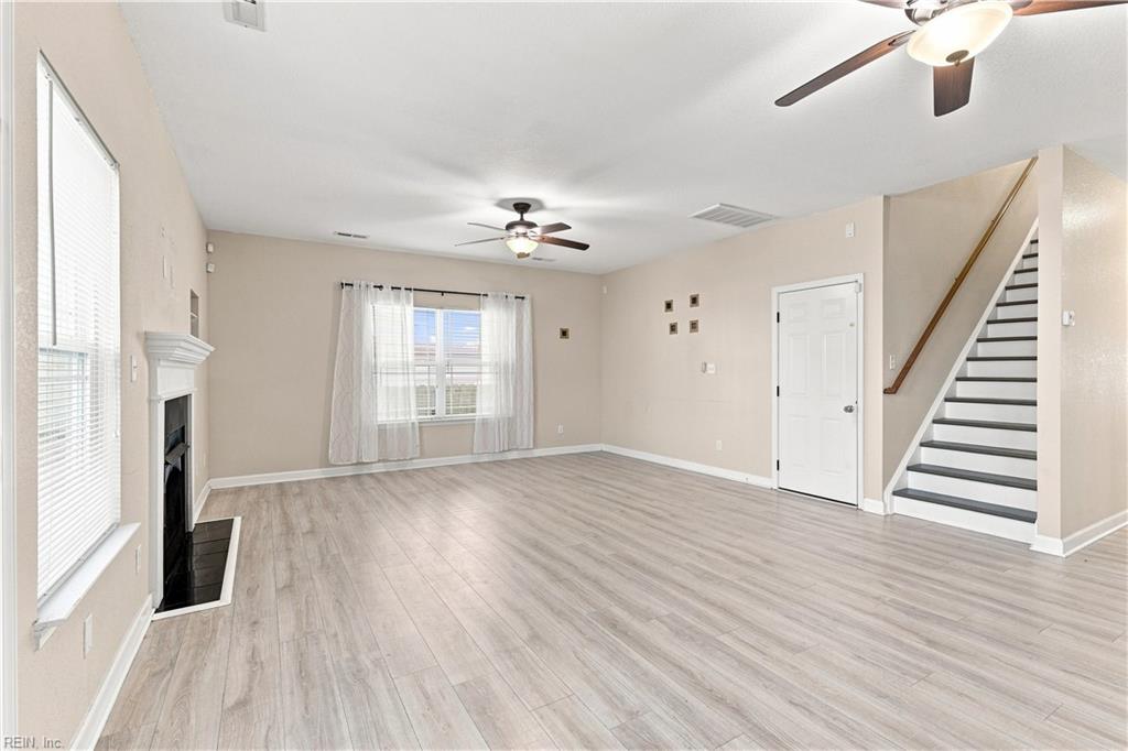319 Maplewood St Property Photo 16