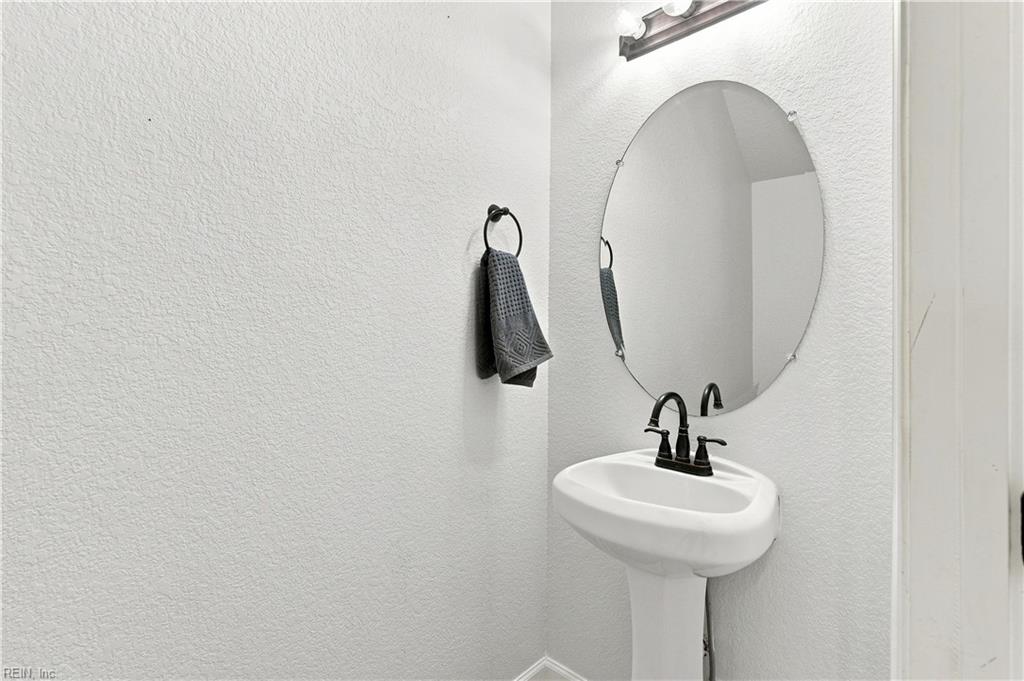 319 Maplewood St Property Photo 19