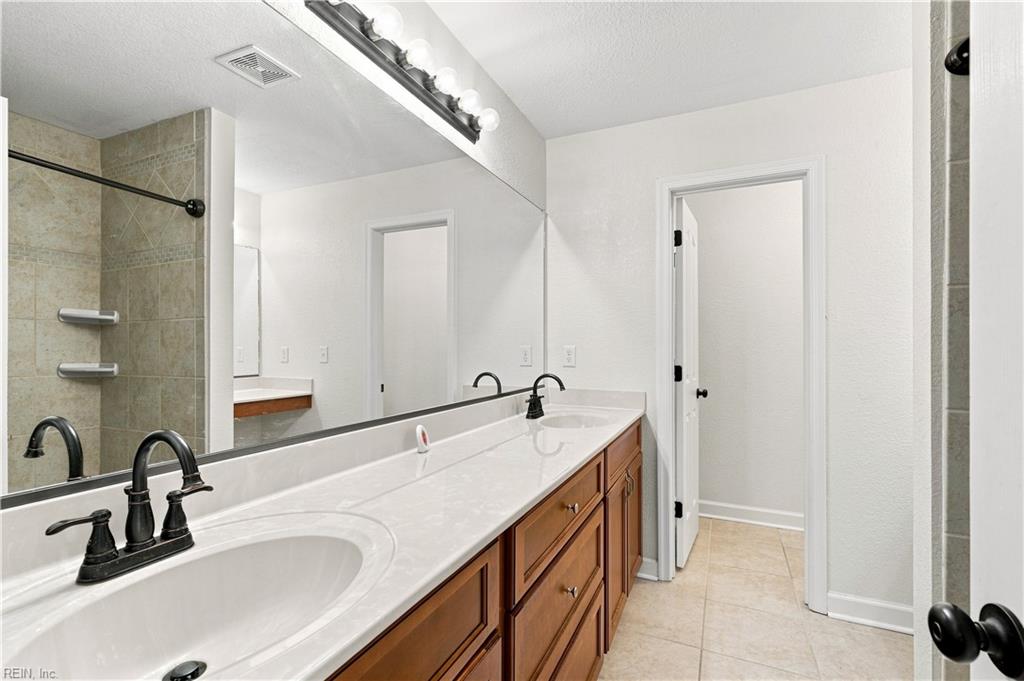 319 Maplewood St Property Photo 33