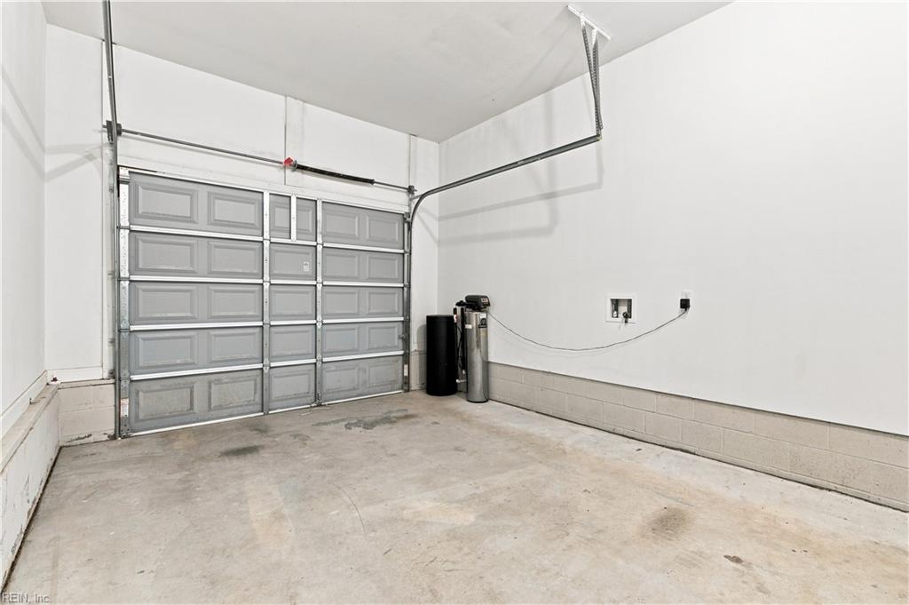 319 Maplewood St Property Photo 37