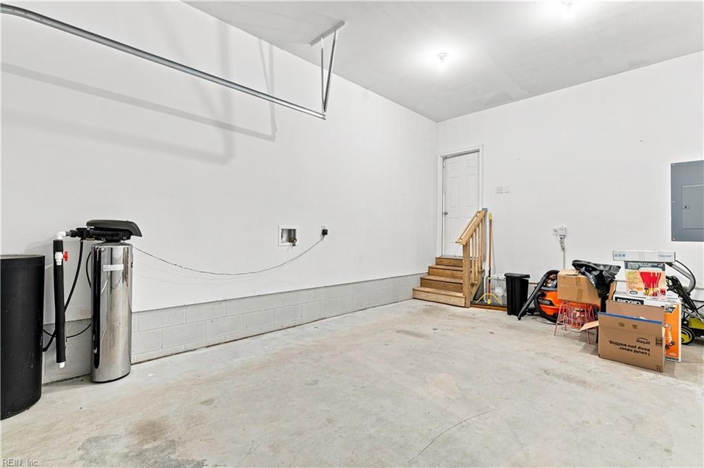 319 Maplewood St Property Photo 38