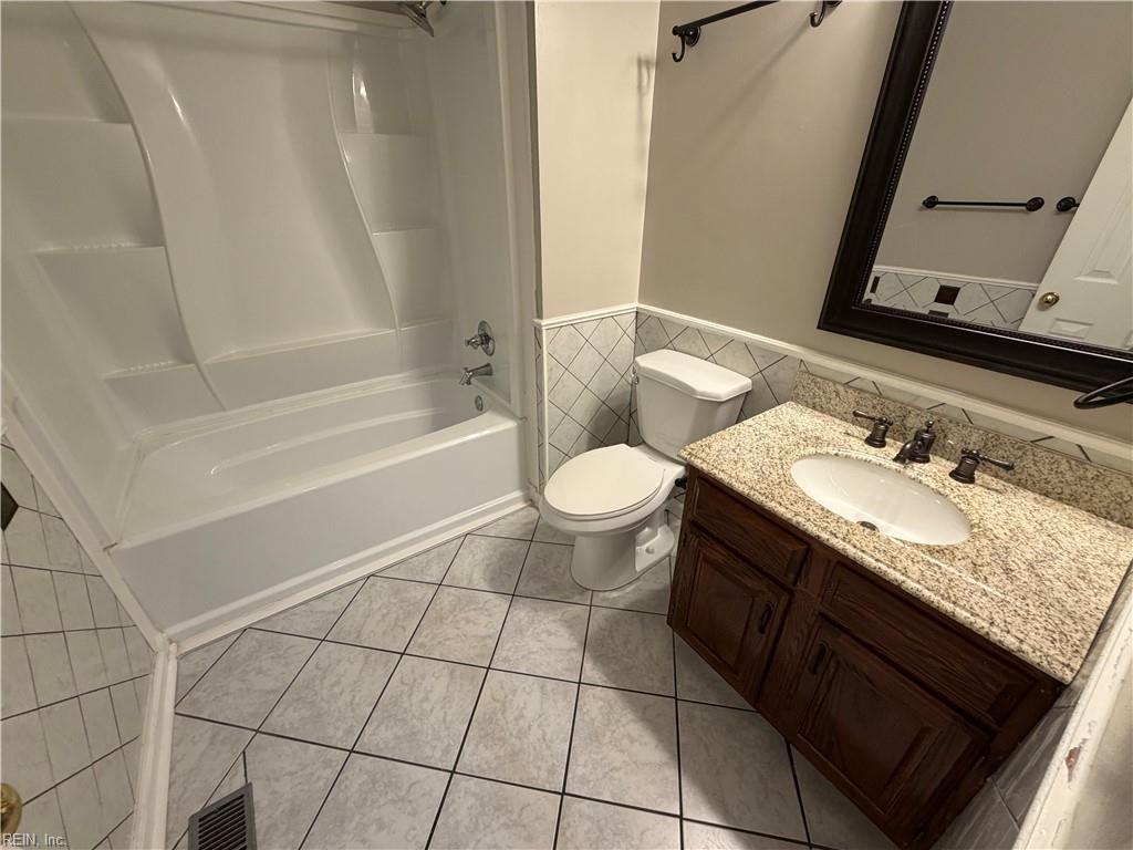 502 Kempsville Greens Ct Property Photo 16