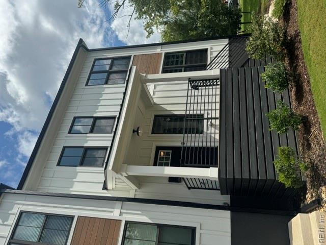 400 Carolina Ave Property Photo 1