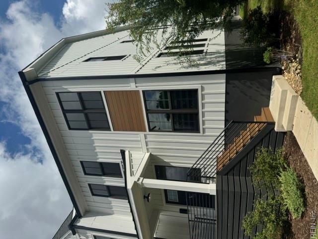 400 Carolina Ave Property Photo 2