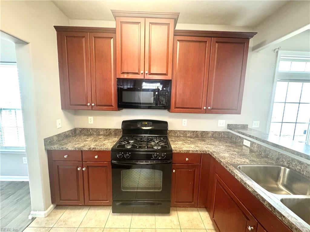3210 Duke Of Glouchester Dr Property Photo 11