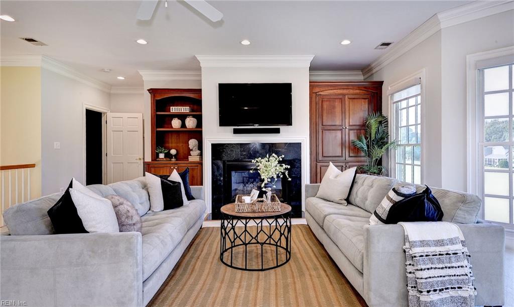 1625 Founders Hl N Property Photo 8