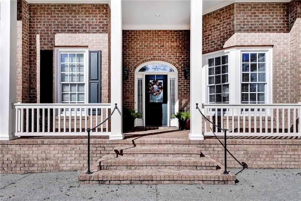1625 Founders Hl N Property Photo 10