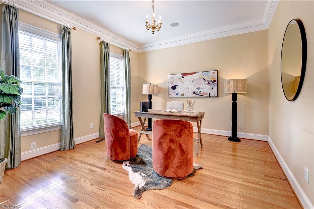 1625 Founders Hl N Property Photo 12