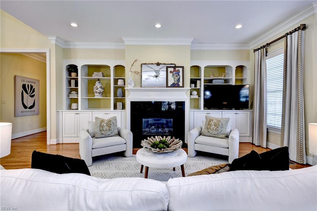 1625 Founders Hl N Property Photo 16