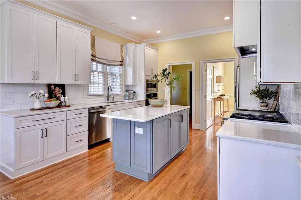 1625 Founders Hl N Property Photo 20