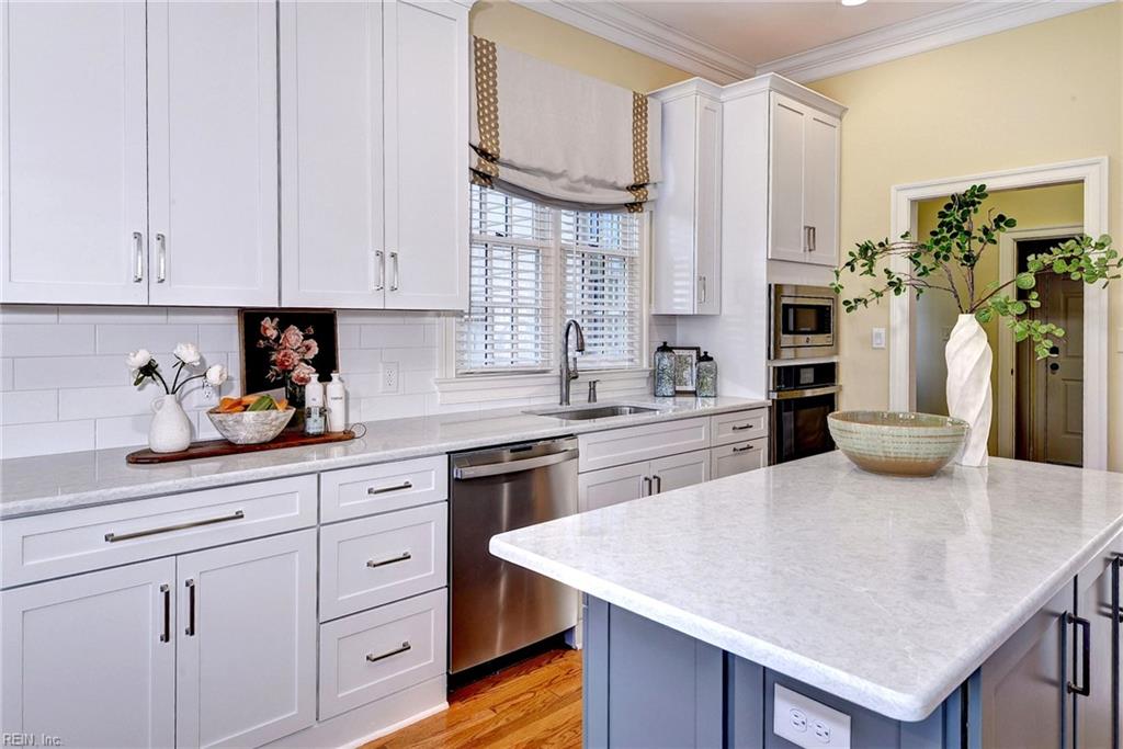 1625 Founders Hl N Property Photo 21