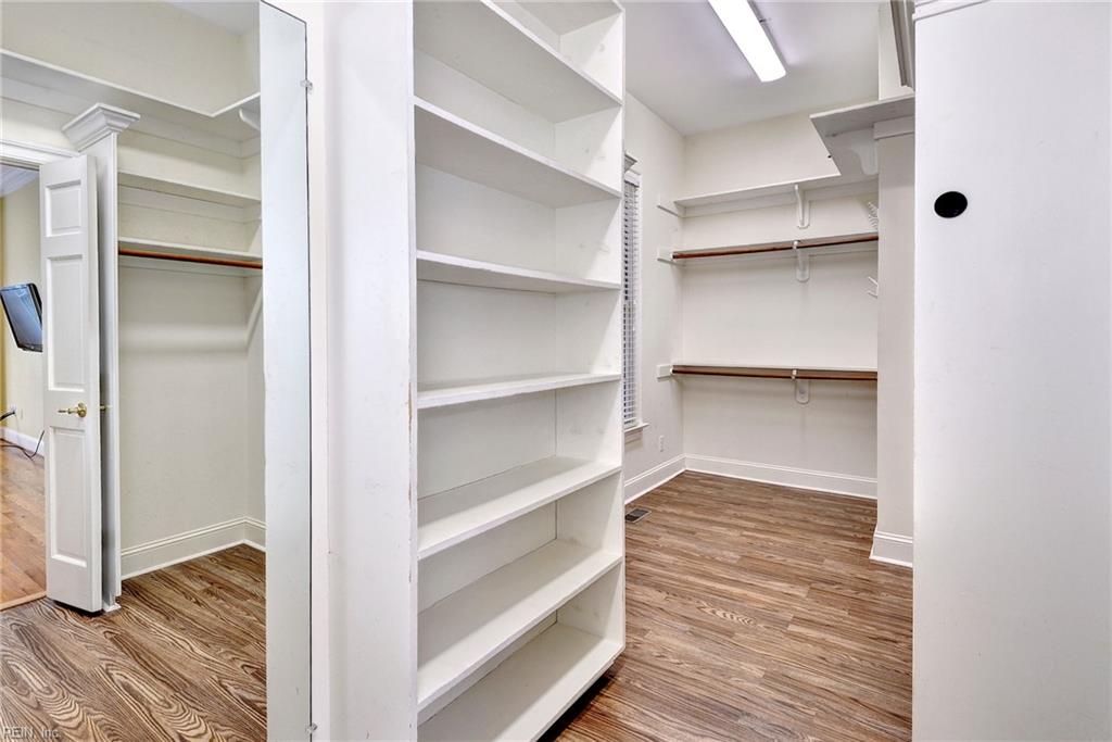 1625 Founders Hl N Property Photo 33