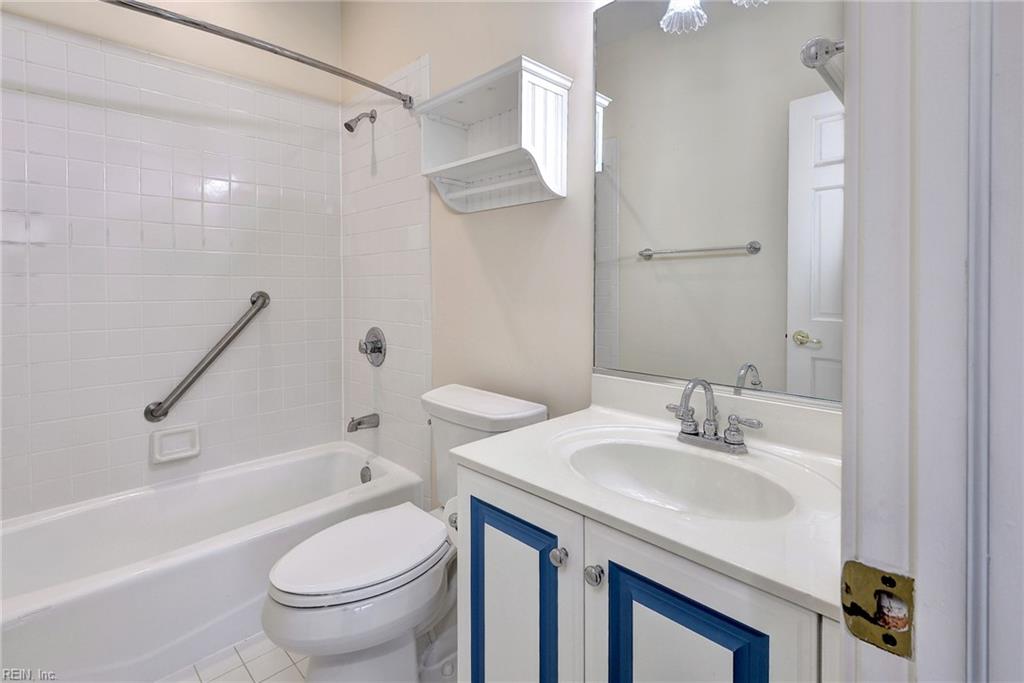 1625 Founders Hl N Property Photo 40