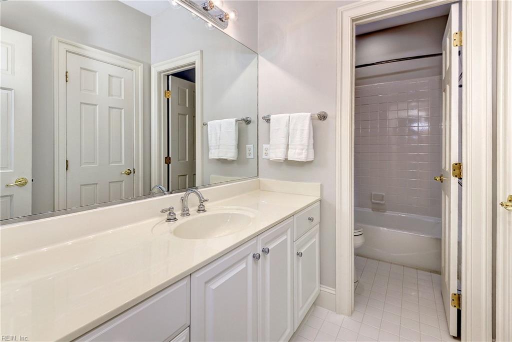 1625 Founders Hl N Property Photo 44
