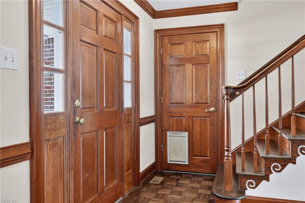 5829 Lancelot Dr Property Photo 3