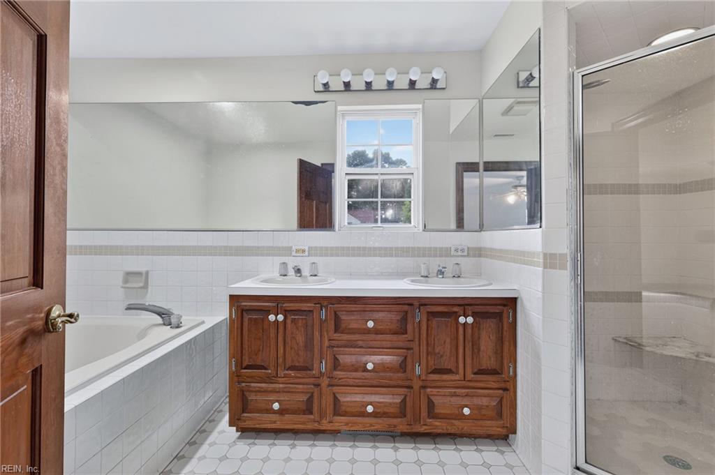 5829 Lancelot Dr Property Photo 22