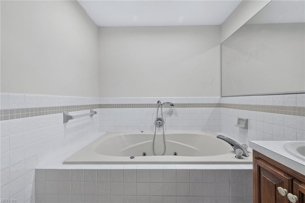 5829 Lancelot Dr Property Photo 23