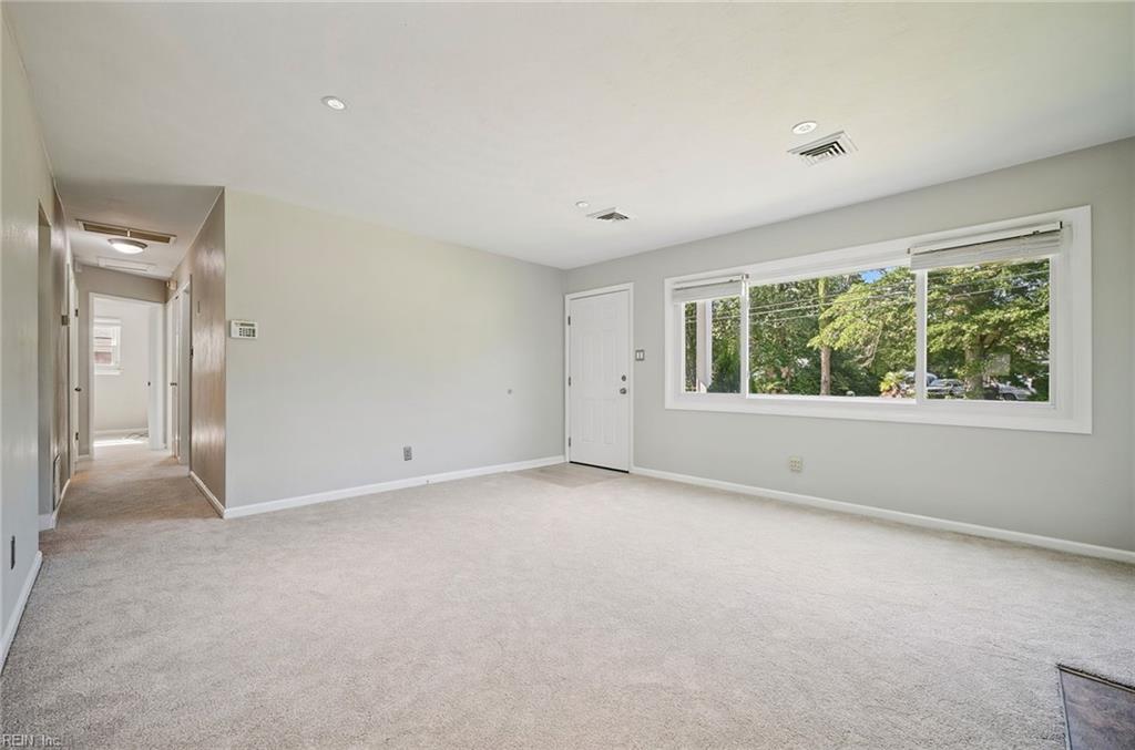 313 Sparrow Rd Property Photo 2