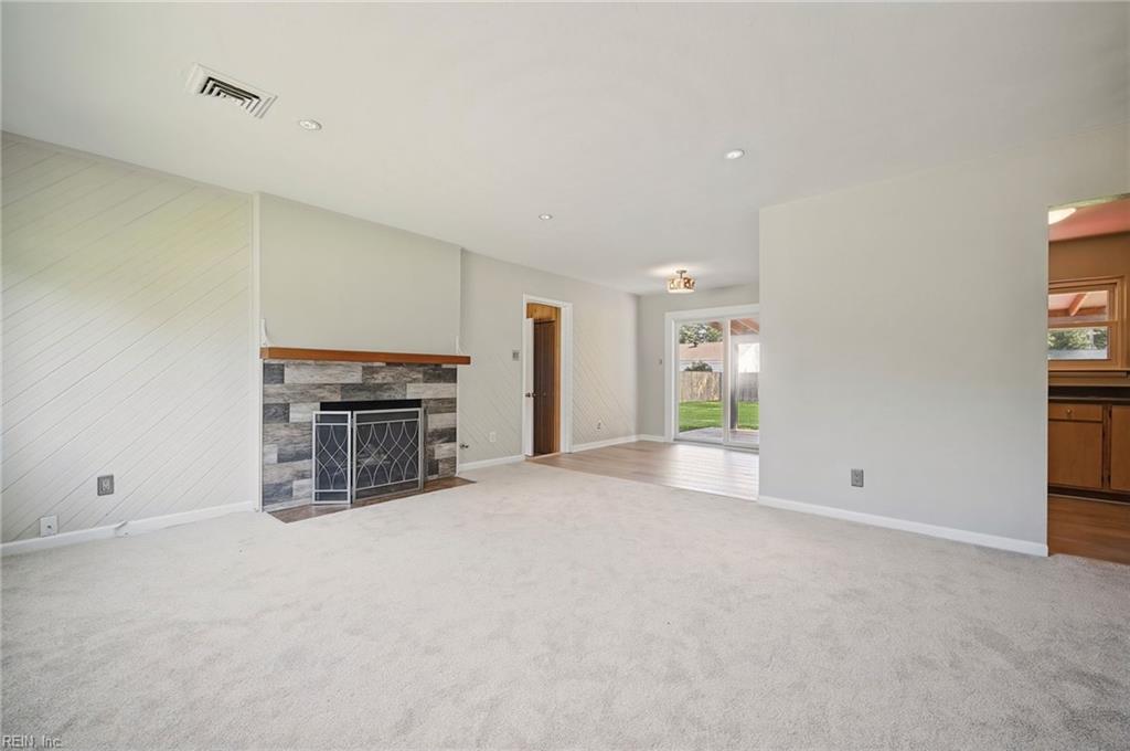 313 Sparrow Rd Property Photo 4