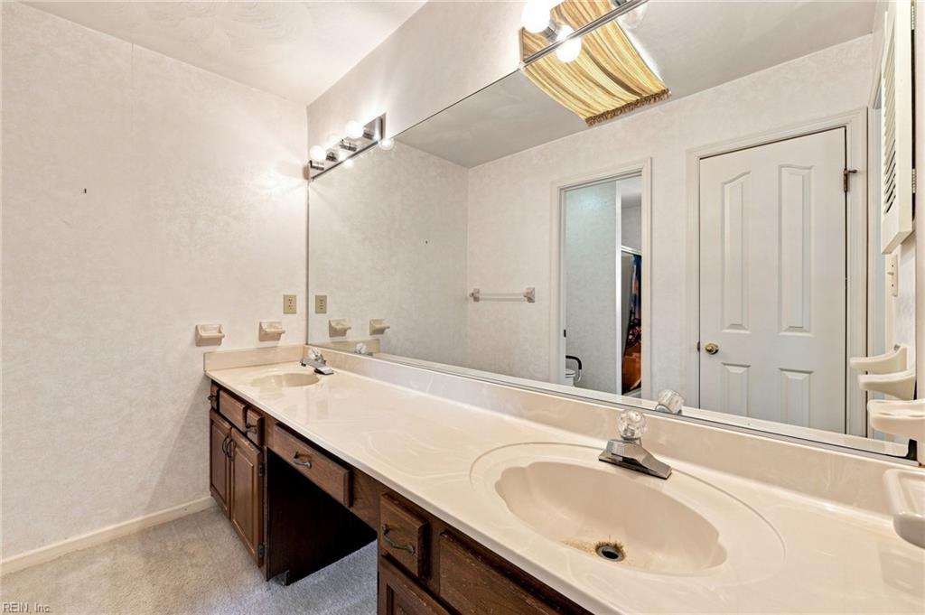 1800 Clearwater Ct Property Photo 16