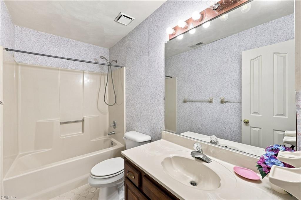 1800 Clearwater Ct Property Photo 21
