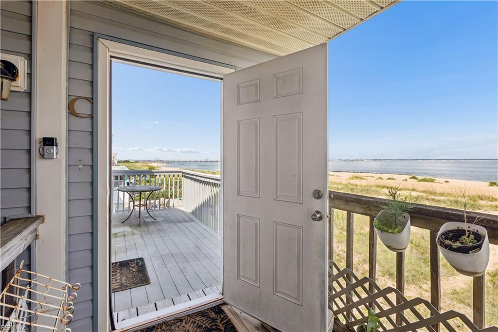 1224 W Ocean View Ave Property Photo 3