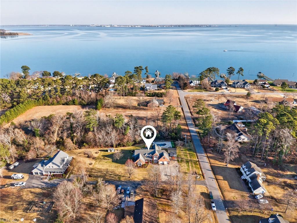 9327 Rivershore Dr Property Photo 9