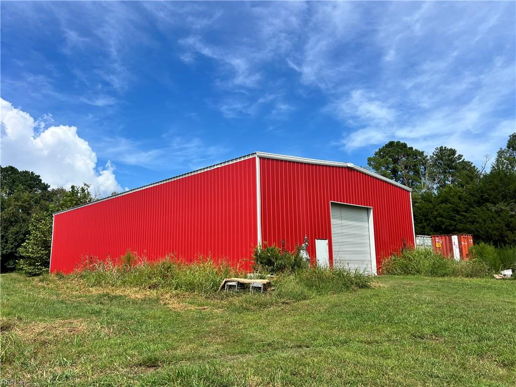 7399 Crittenden Rd Property Photo 3