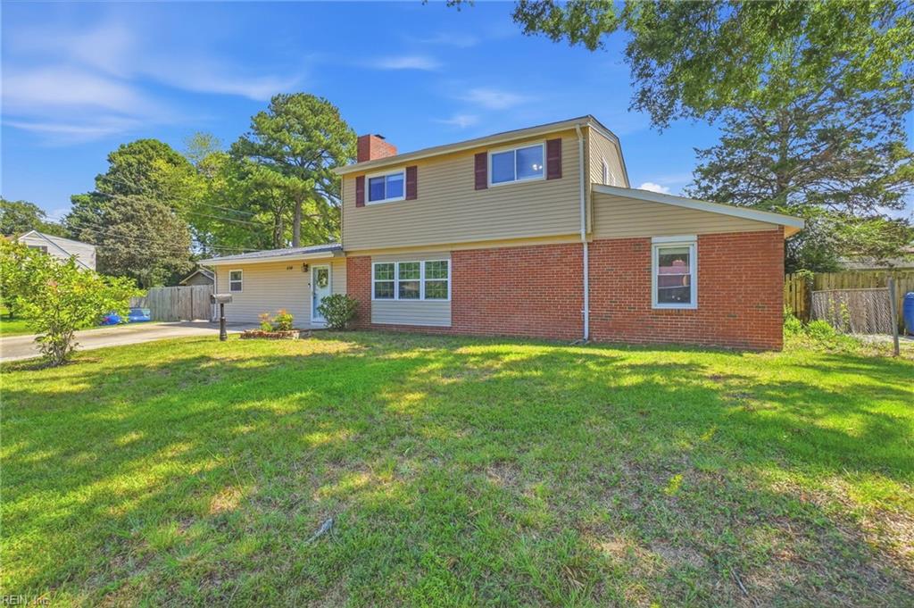 556 Caren Dr Property Photo 3