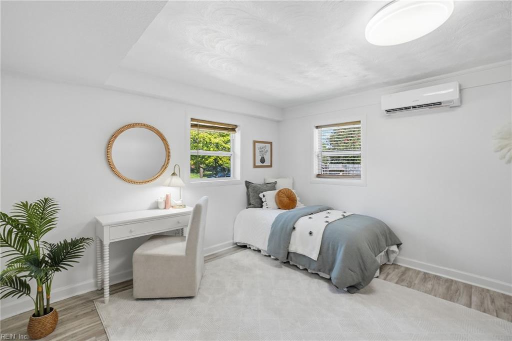 556 Caren Dr Property Photo 8