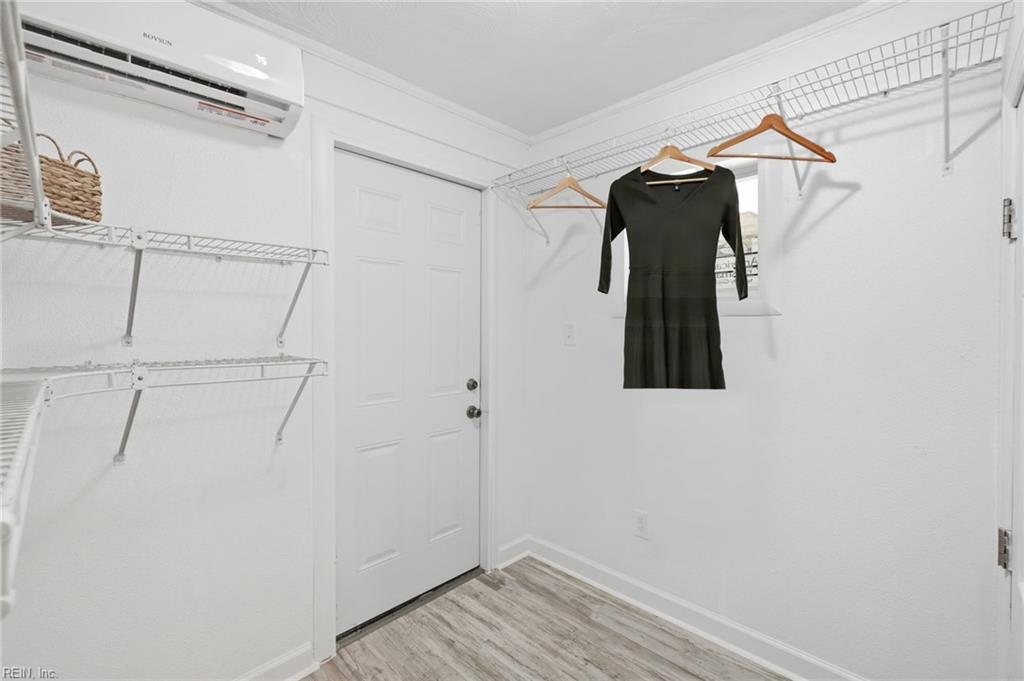 556 Caren Dr Property Photo 12