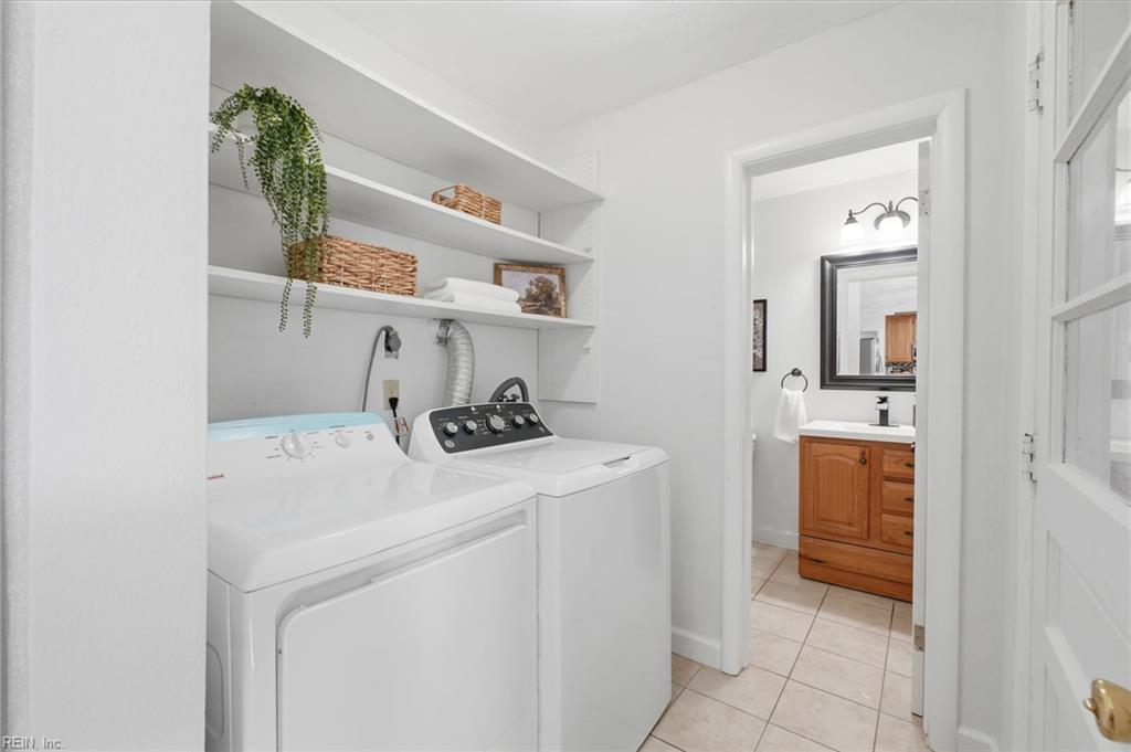 556 Caren Dr Property Photo 24