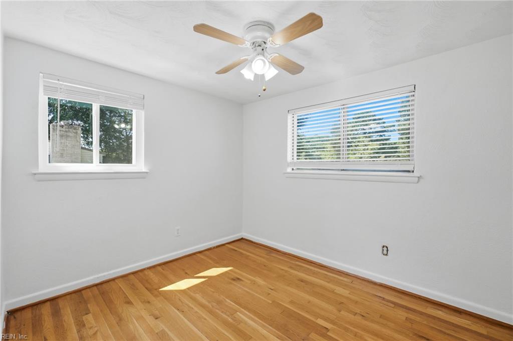 556 Caren Dr Property Photo 33