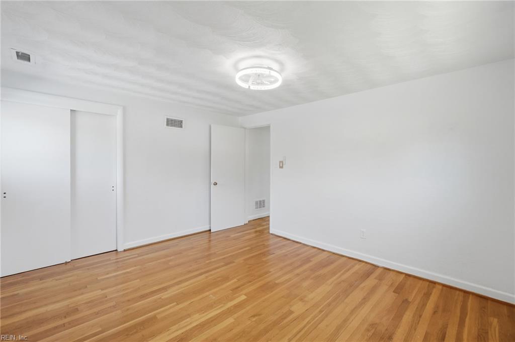 556 Caren Dr Property Photo 36