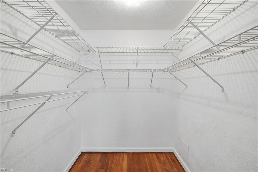 556 Caren Dr Property Photo 39