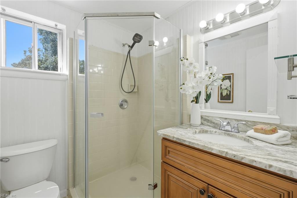 556 Caren Dr Property Photo 40